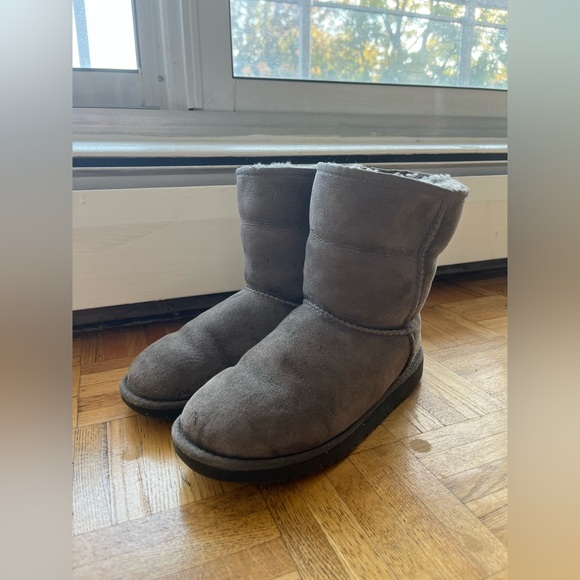 Ugh Boots - Picture 1 of 3